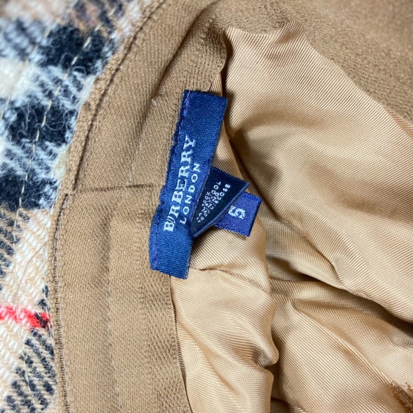 Burberry London Lambswool Plaid Print Bucket Hat - Picture 6 of 6